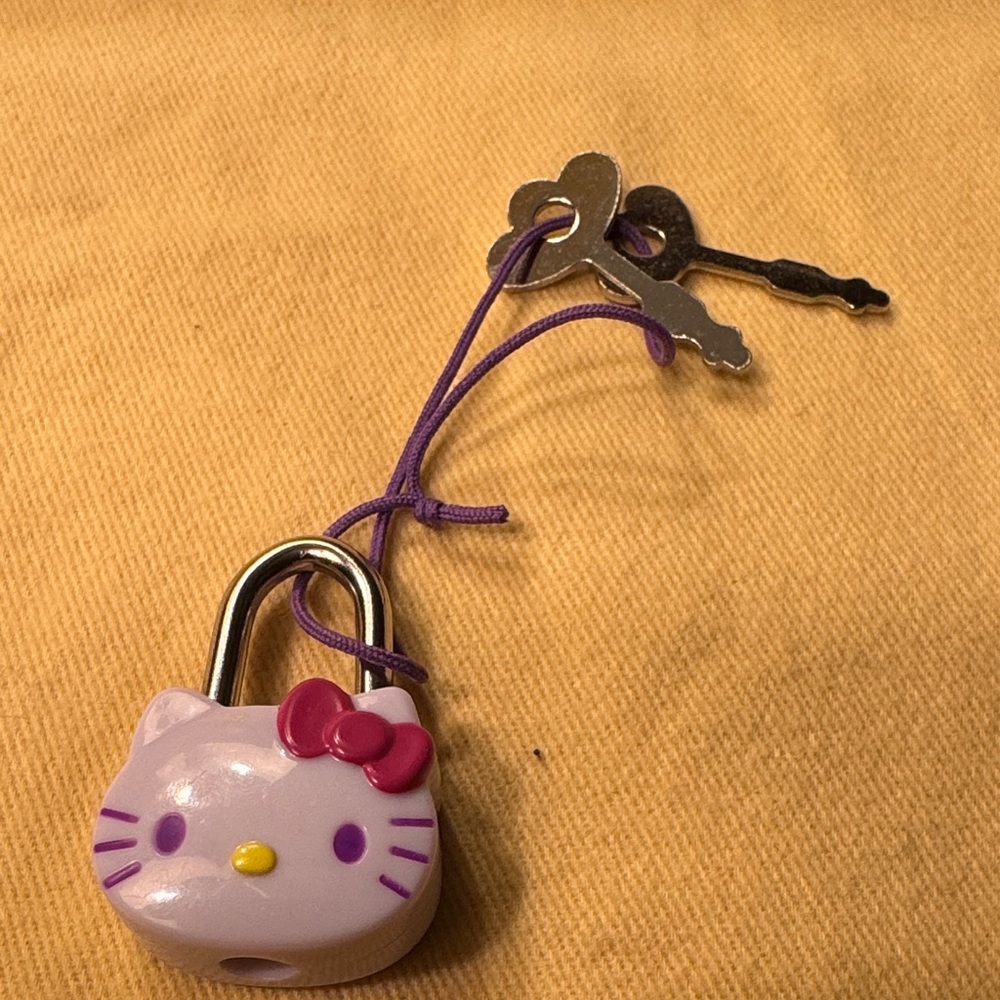 Sanrio Hello Kitty Purple and Pink Padlock with Keys